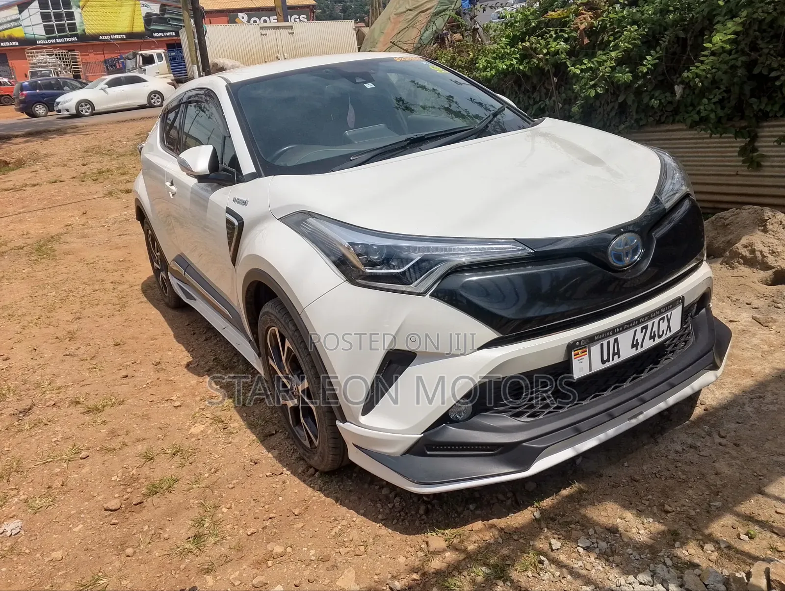 Toyota C-HR XLE FWD Sport Utility (2.0L 4cyl 2AM) 2018 White