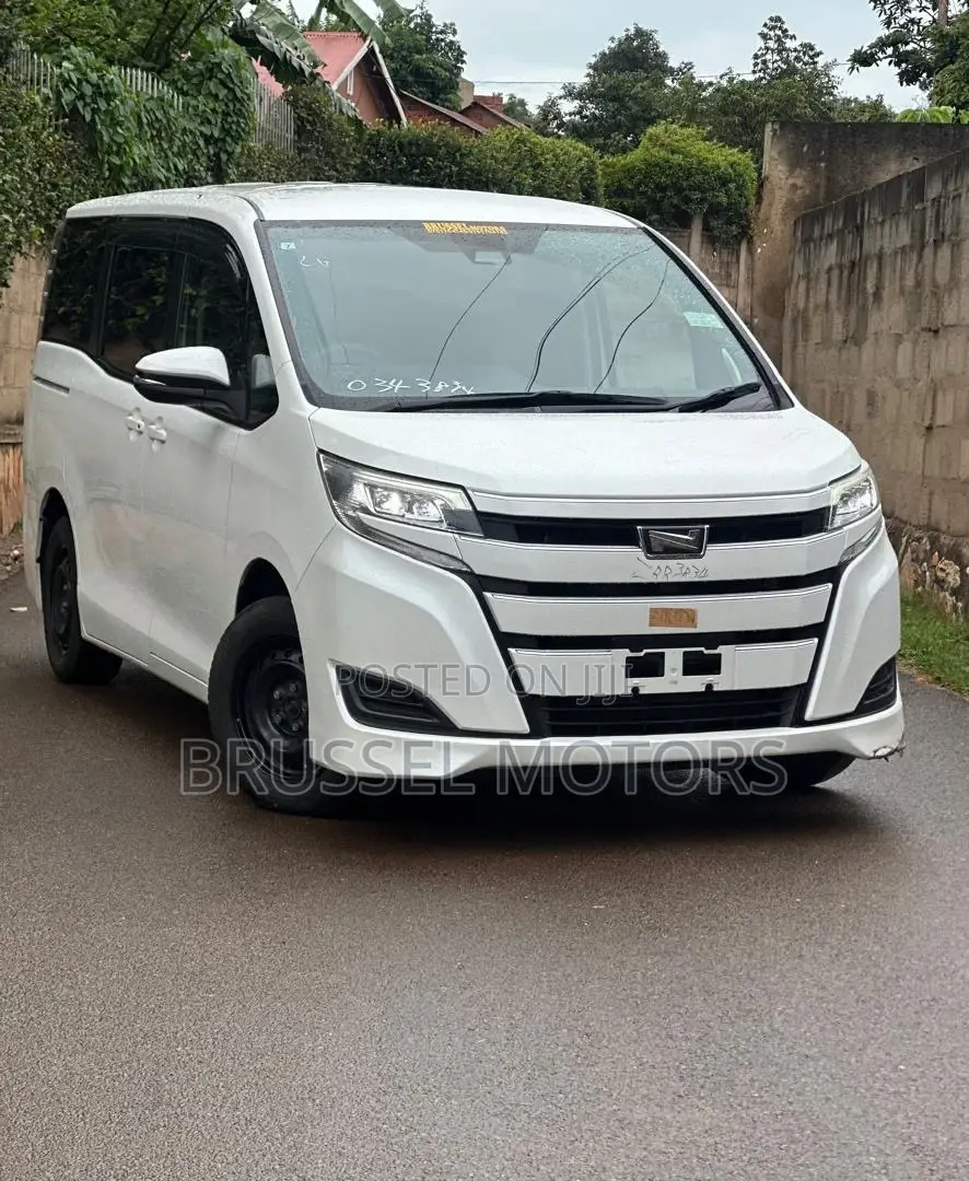 Toyota Noah 2.0 FWD (8 Seater) 2018 White
