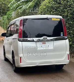 Toyota Noah 2.0 FWD (8 Seater) 2018 White
