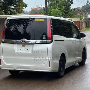 Toyota Noah 2.0 FWD (8 Seater) 2018 White