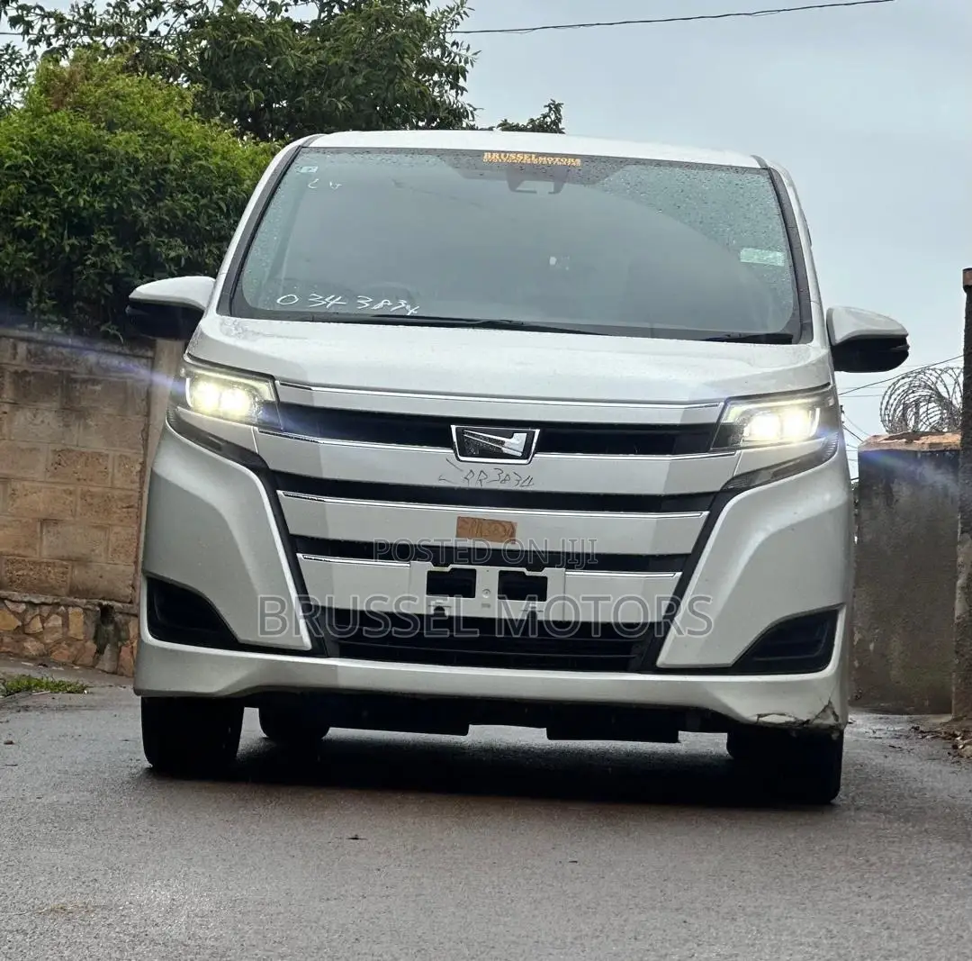 Toyota Noah 2.0 FWD (8 Seater) 2018 White