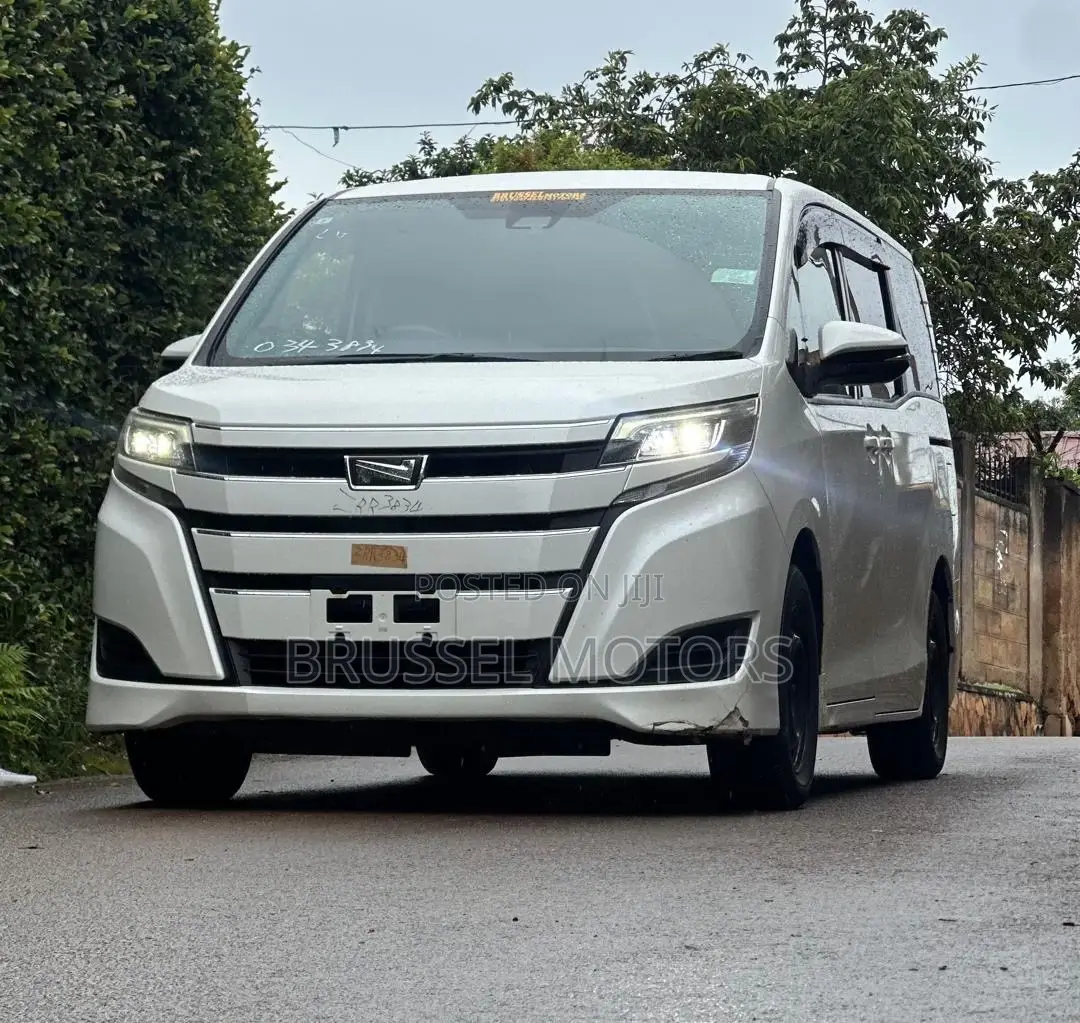 Toyota Noah 2.0 FWD (8 Seater) 2018 White