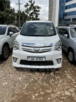 Toyota Noah 2012 Pearl