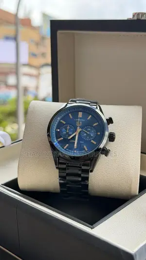 Luxury Gold-Toned Tag Heuer Carrera Chronograph Watch.