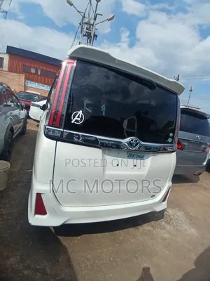 Toyota Noah 2018 White