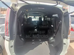 Toyota Noah 2018 White