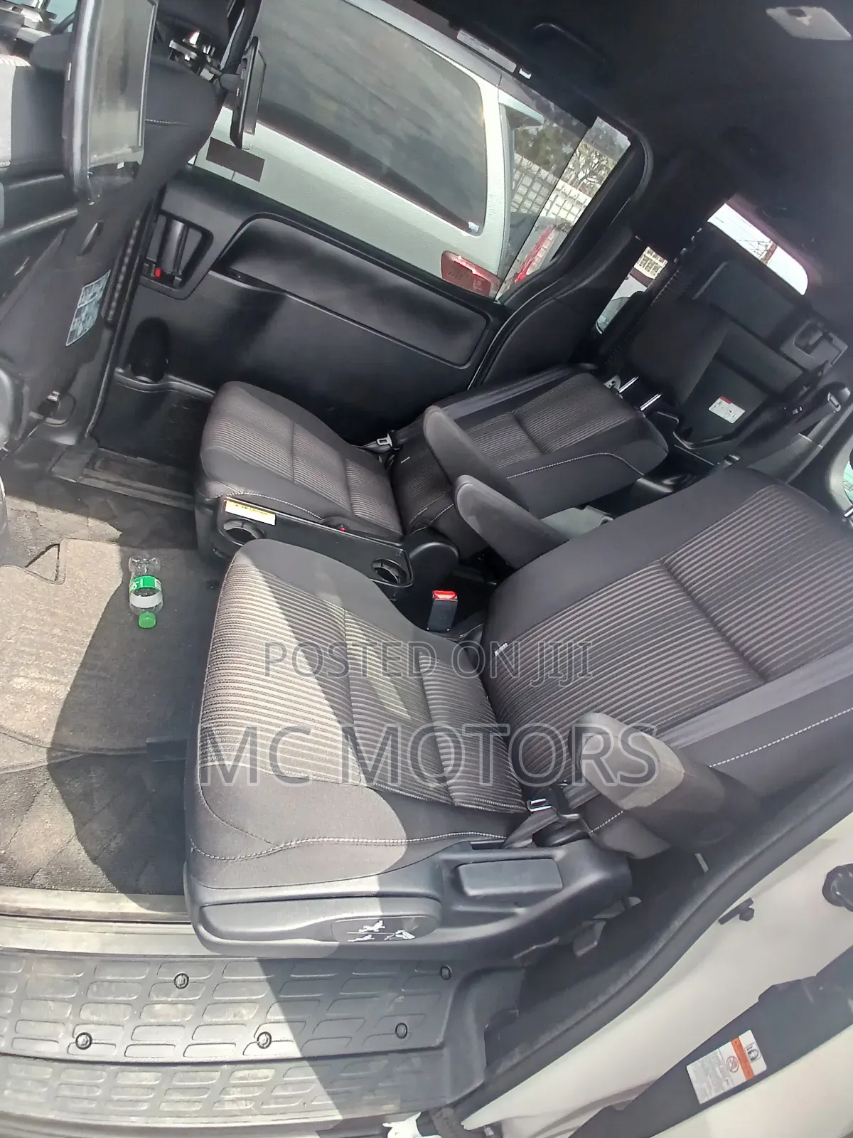 Toyota Noah 2018 White