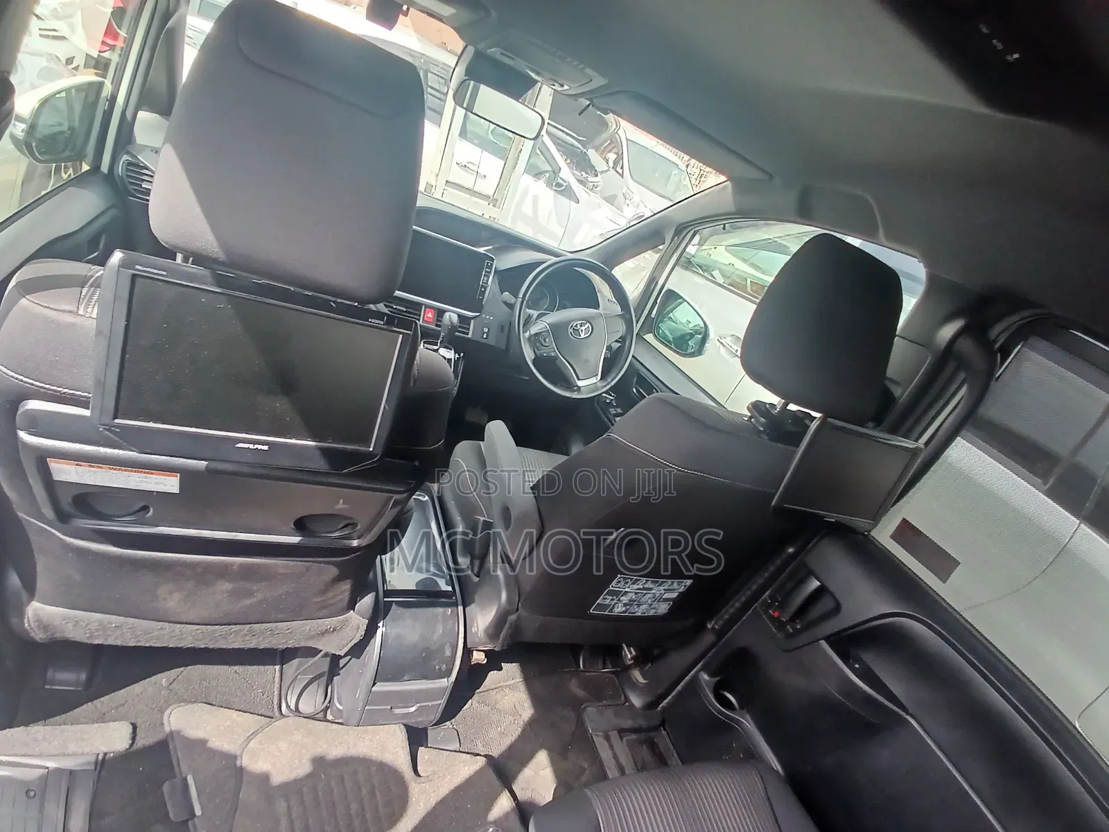 Toyota Noah 2018 White