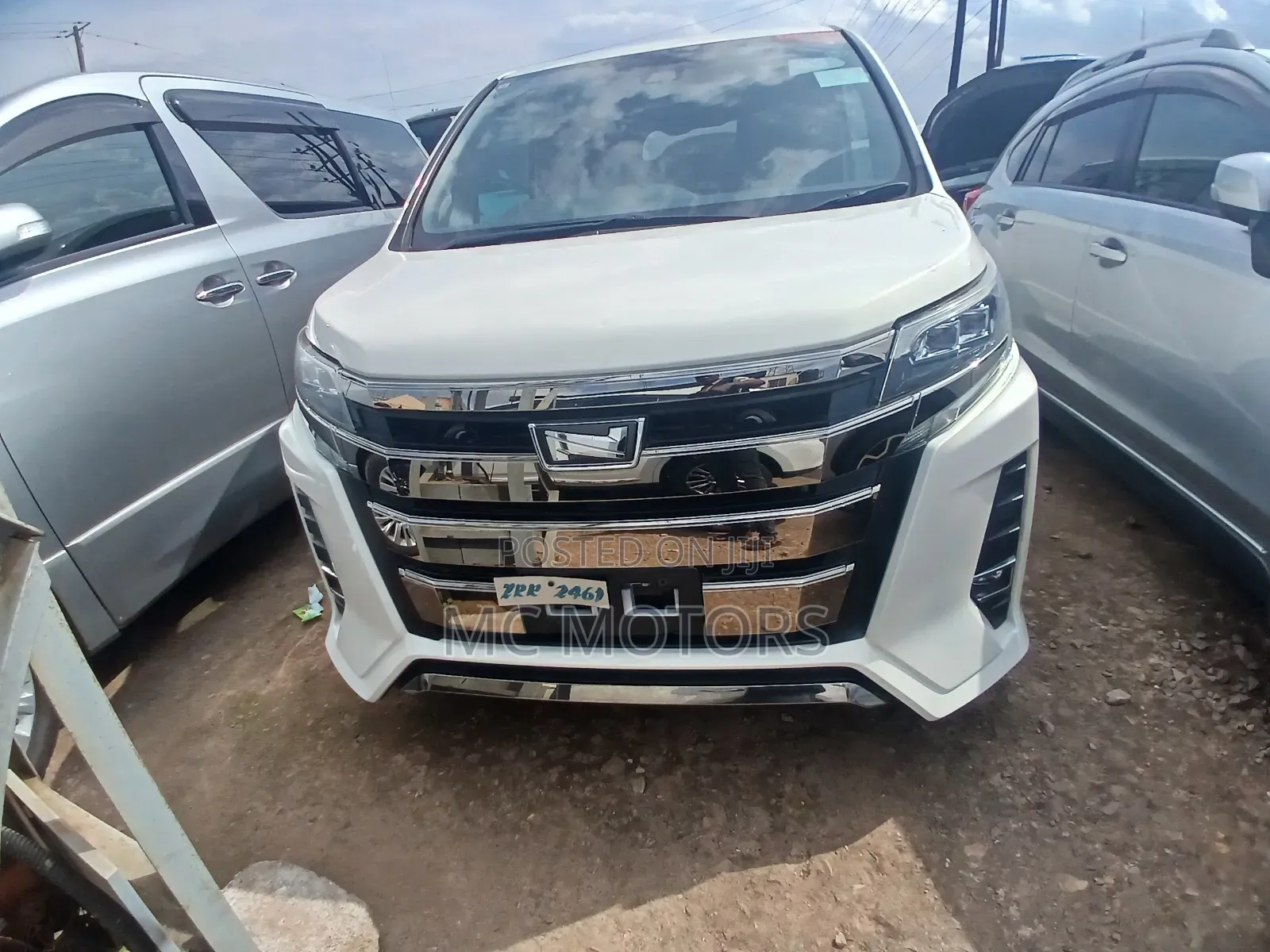 Toyota Noah 2018 White