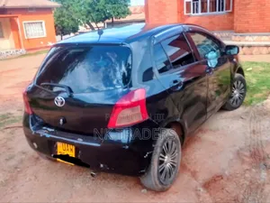 Toyota Vitz 1.3 AWD 5dr 2005 Black