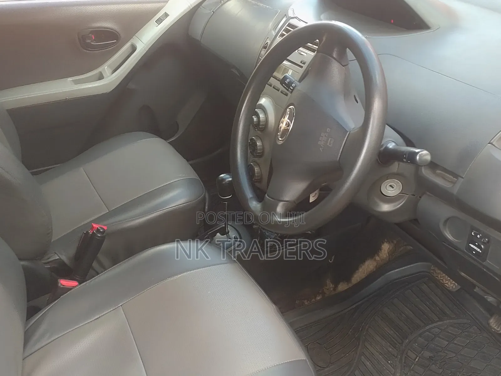 Toyota Vitz 1.3 AWD 5dr 2005 Black