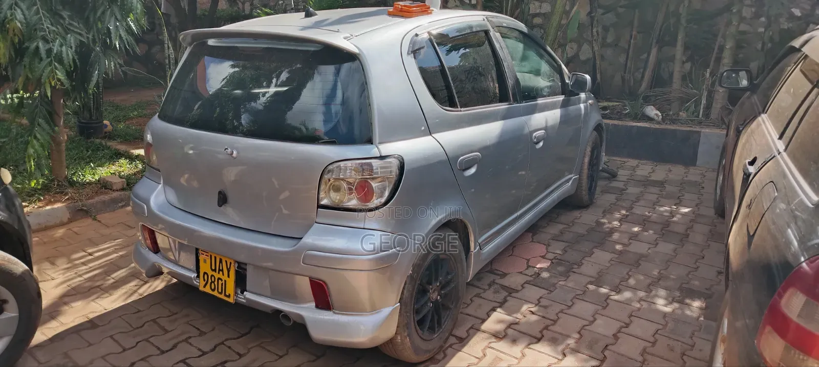 Toyota Vitz 1.5 FWD 5dr 2012 Silver