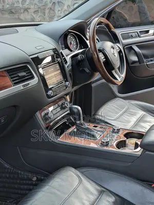 Volkswagen Touareg 2012 Black