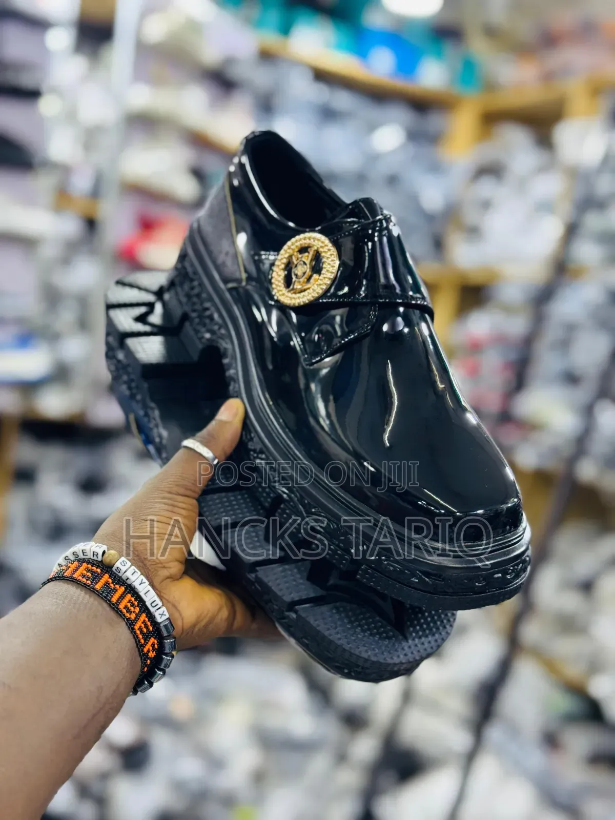 Stylish Black Patent Leather Platform Loafers – Modern Design