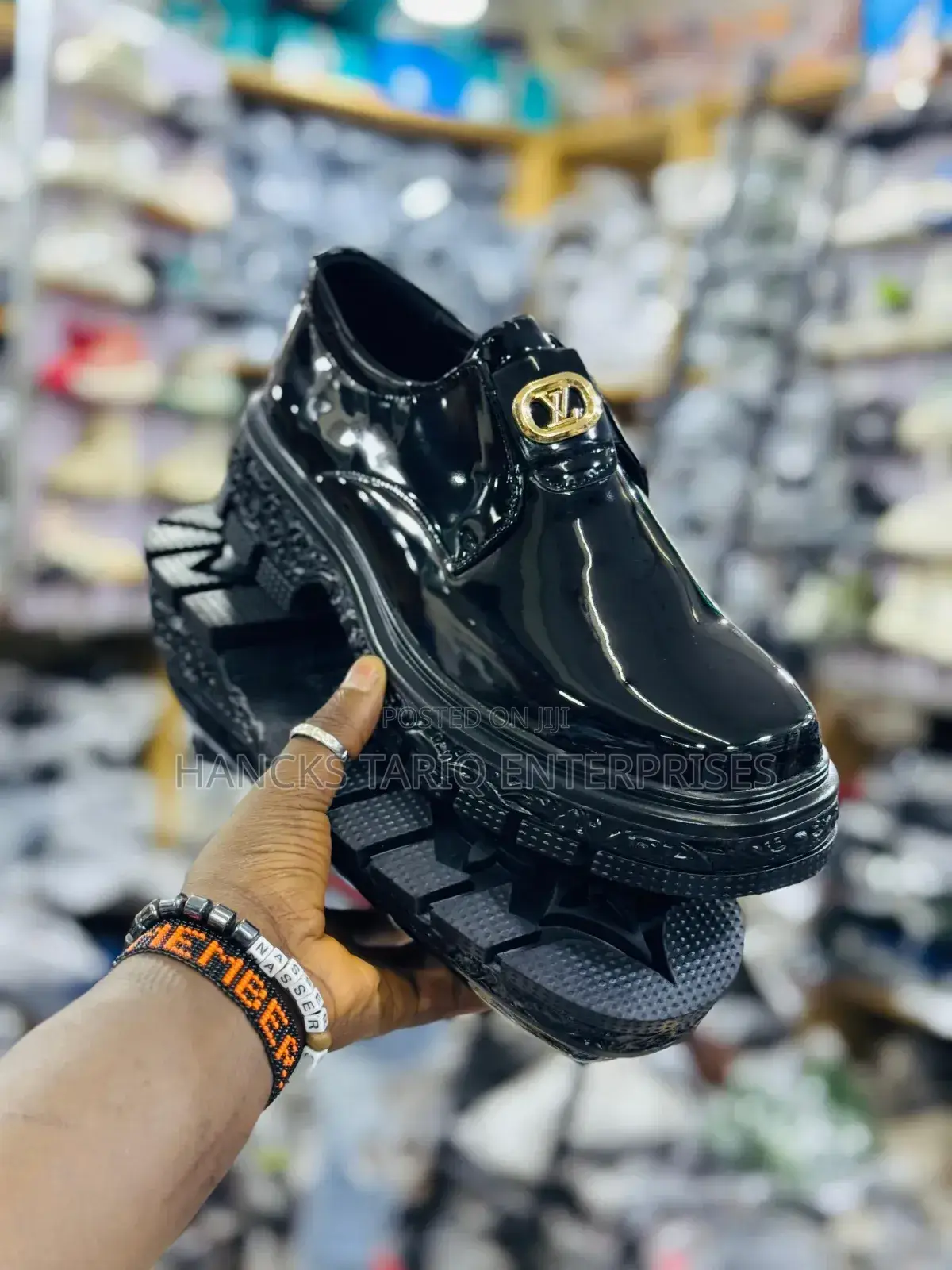 Stylish Black Patent Leather Platform Loafers – Modern Design