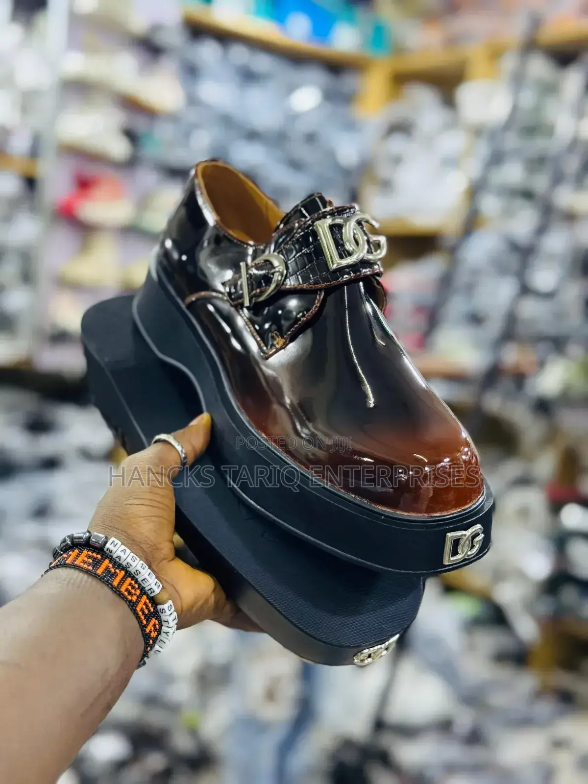 Stylish Black Patent Leather Platform Loafers – Modern Design