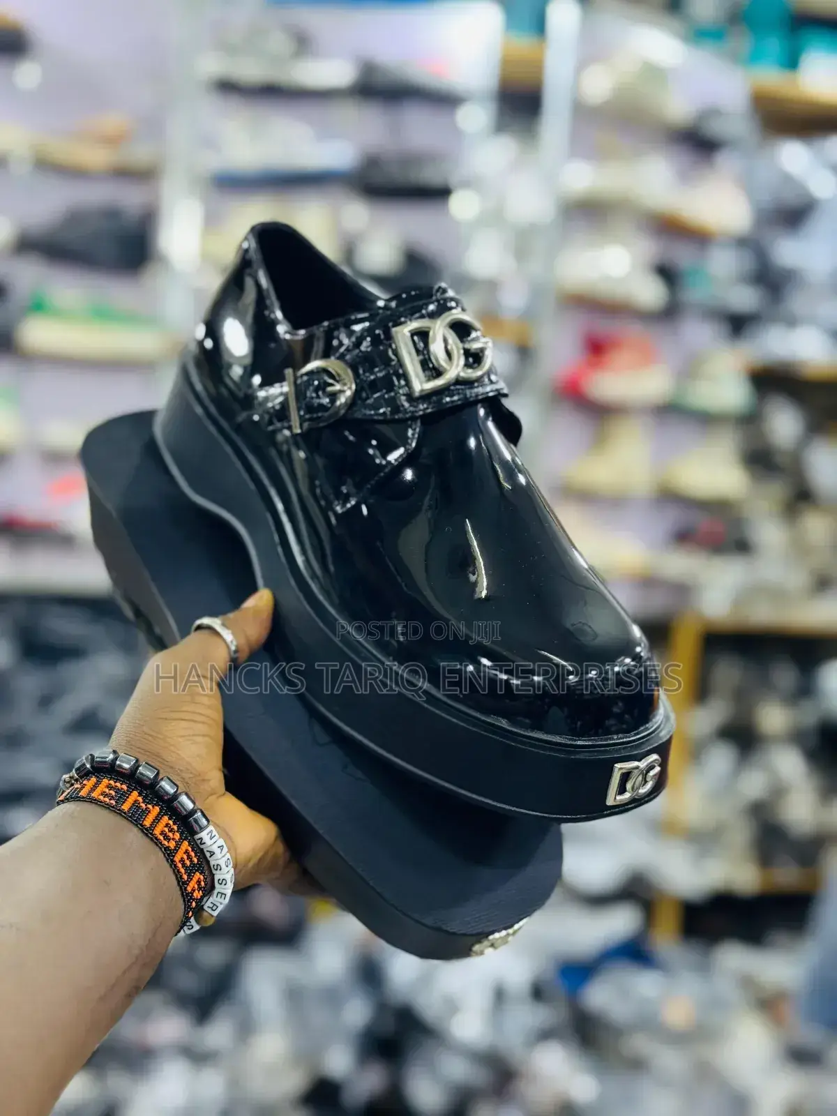 Stylish Black Patent Leather Platform Loafers – Modern Design