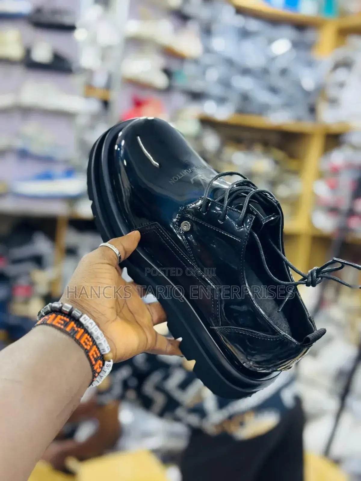 Stylish Black Patent Leather Platform Loafers – Modern Design