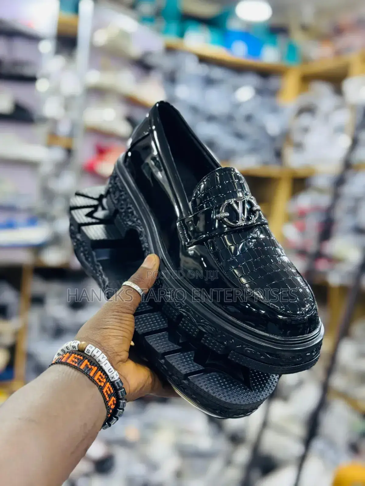 Stylish Black Patent Leather Platform Loafers – Modern Design
