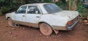 Mercedes-Benz W123 1983 White