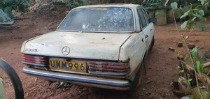 Mercedes-Benz W123 1983 White