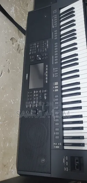 Yamaha PSR Sx720