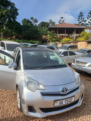 Toyota Ractis 1.5 AWD 2011 Silver