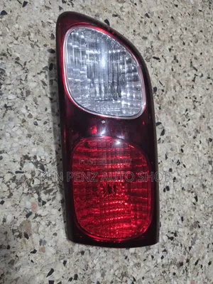 Toyota Caldina Kasumbusa 1998 Boot Reflector