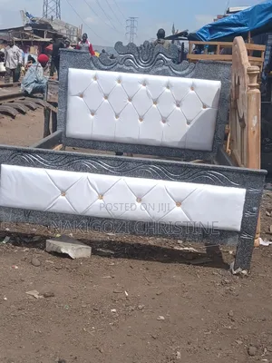 5by6 Brand New Bed in Wood Mode