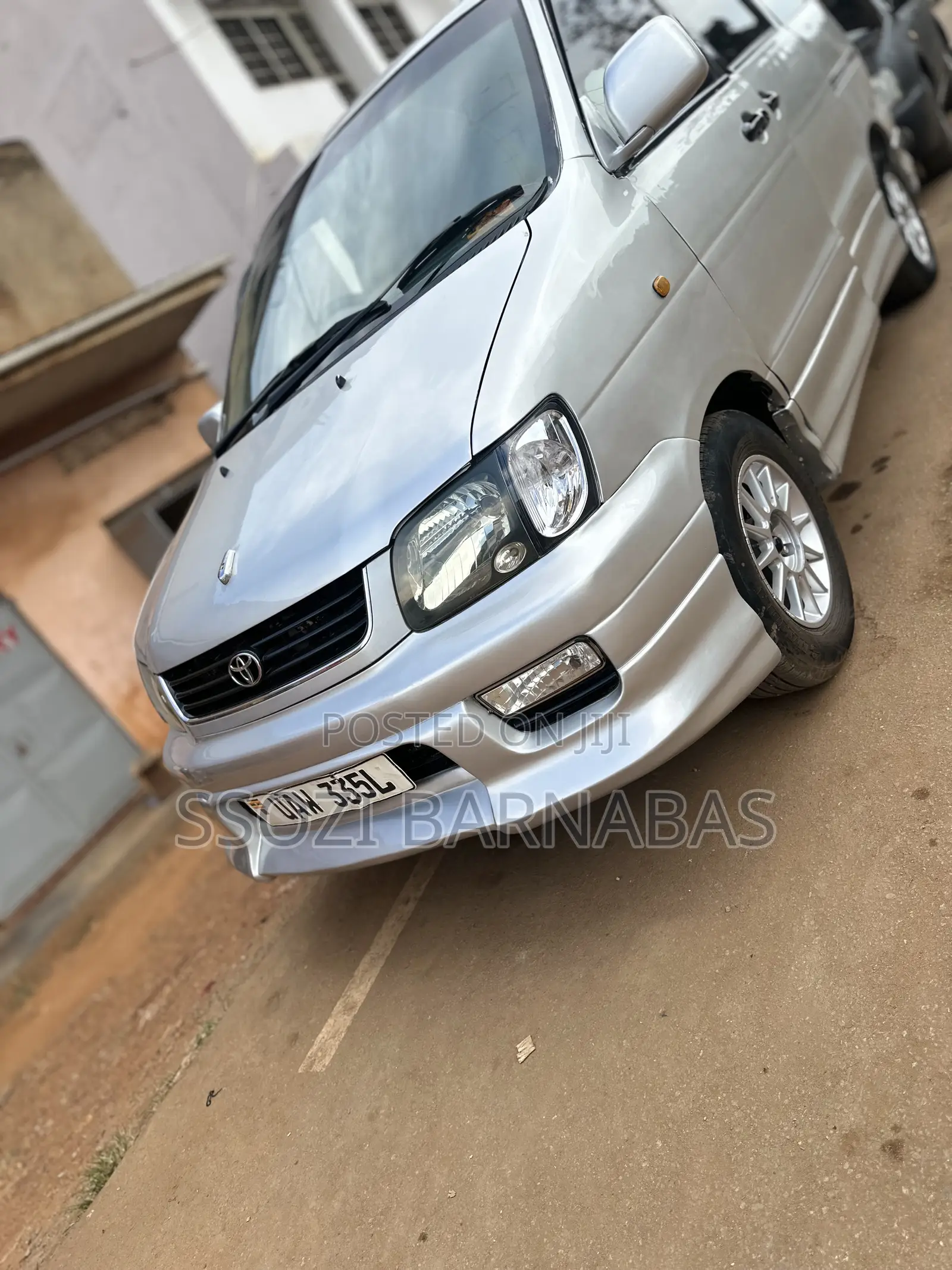 Toyota LiteAce Noah 1998