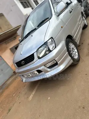 Toyota LiteAce Noah 1998