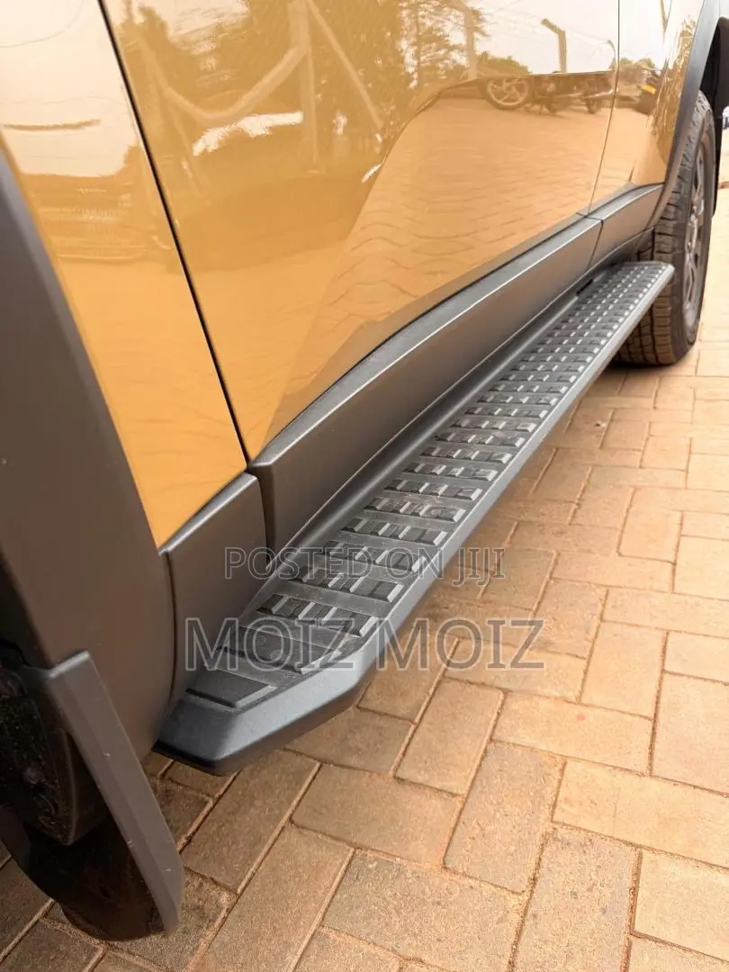 Toyota Land Cruiser Prado 2025 Gold