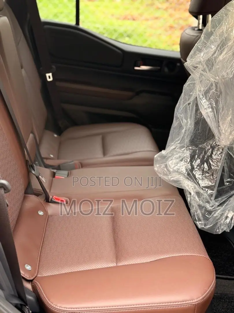 Toyota Land Cruiser Prado 2025 Gold