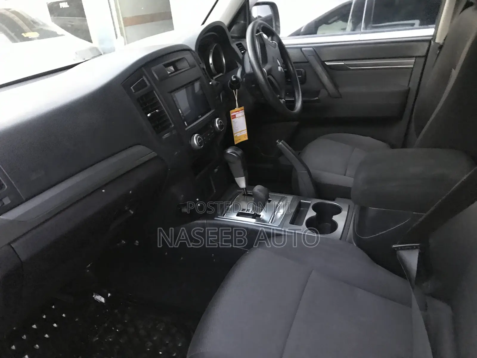 Mitsubishi Pajero 2009 White