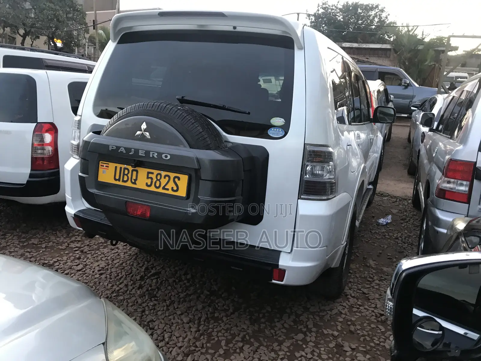 Mitsubishi Pajero 2009 White