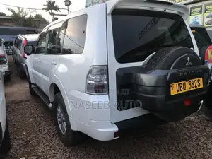 Mitsubishi Pajero 2009 White