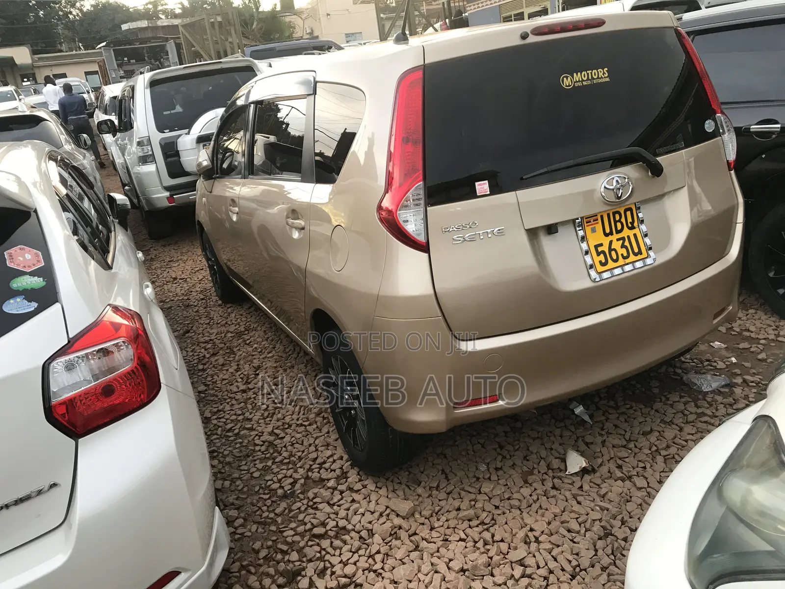 Toyota Passo Sette 2009 Gold