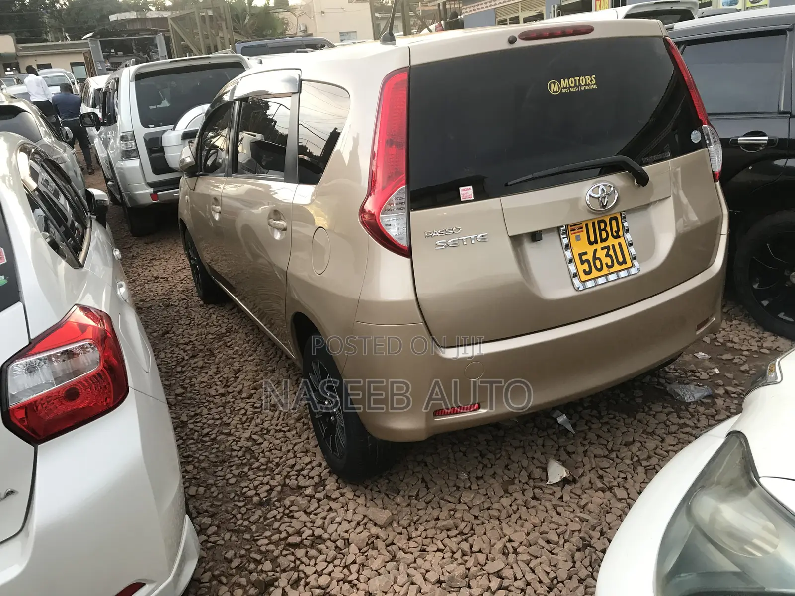 Toyota Passo Sette 2009 Gold