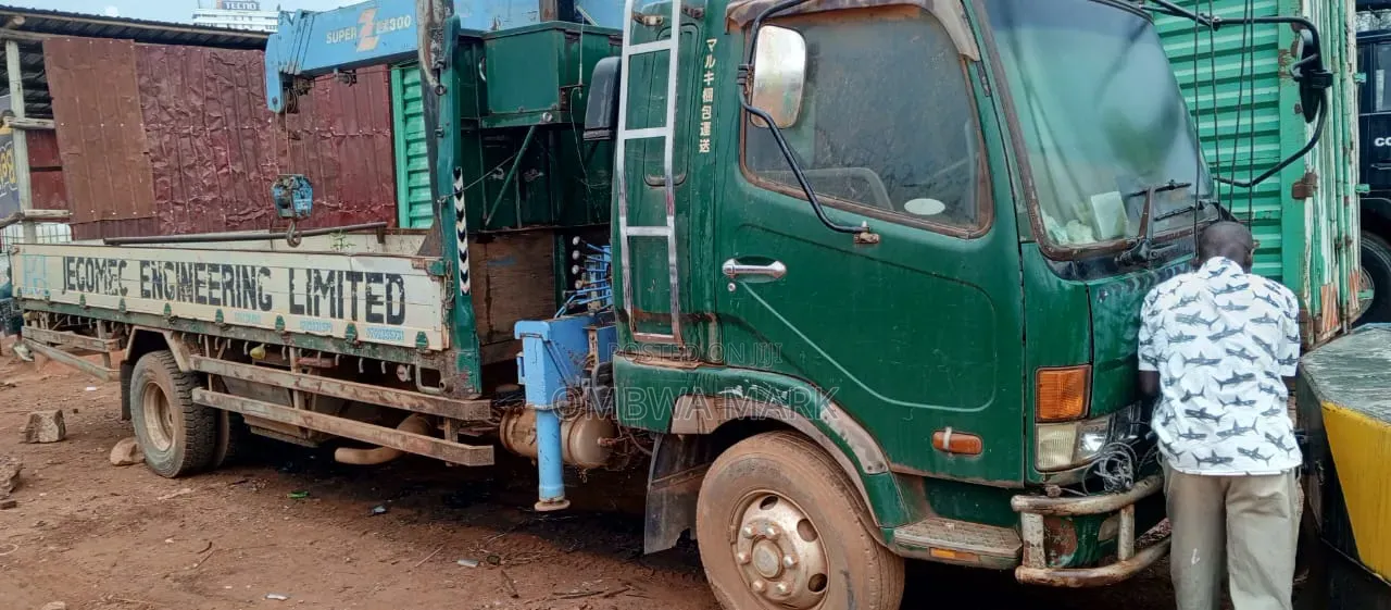 Fuso Fighter 2000