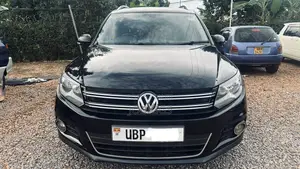 Volkswagen Tiguan S 4dr SUV (2.0L 4cyl Turbo 6A) 2014 Black