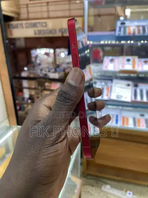 Apple iPhone 13 128 GB Red