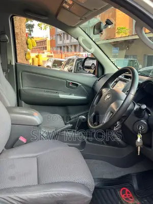 Toyota Hilux 2009 Silver