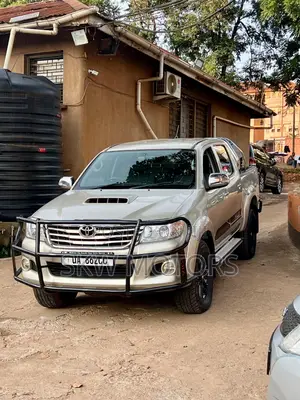Toyota Hilux 2009 Silver