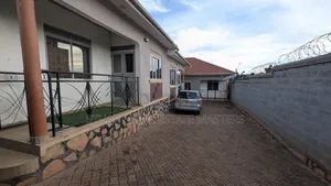 2bdrm House in Makindye for sale