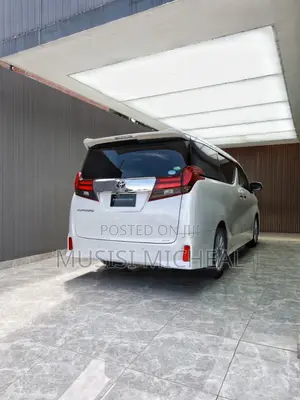 Toyota Alphard 2.5 Petrol AWD 2018 White