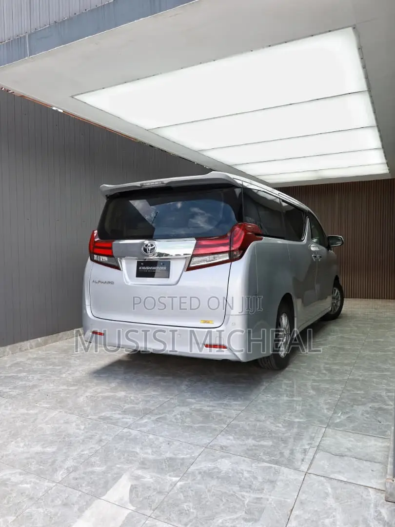 Toyota Alphard 2.5 Petrol AWD 2018 Silver
