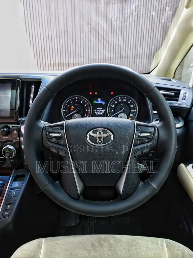 Toyota Alphard 2.5 Petrol AWD 2018 Silver