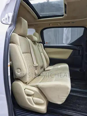 Toyota Alphard 2.5 Petrol AWD 2018 Silver