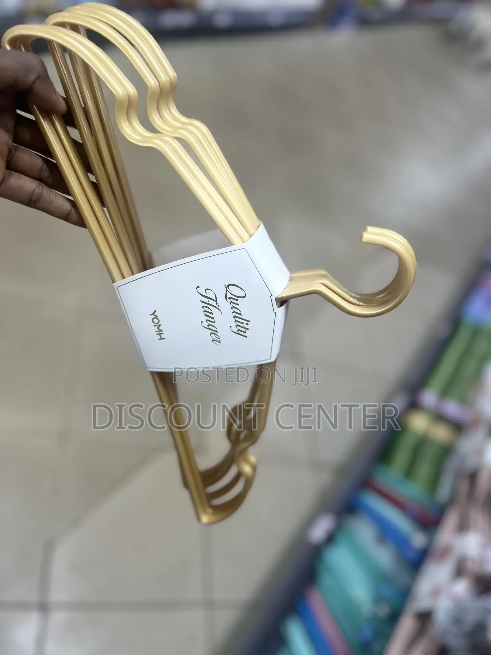 Plastic Classic Hangers Dozen