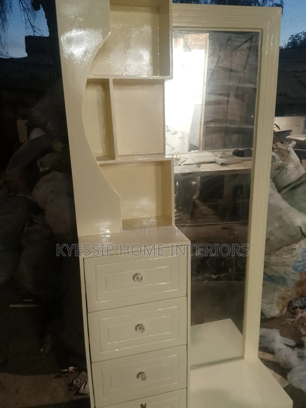Dresing Mirror